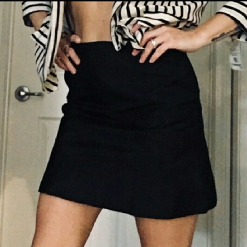 100% authentic PRADA 💋100% 🖤SILK black skirt!